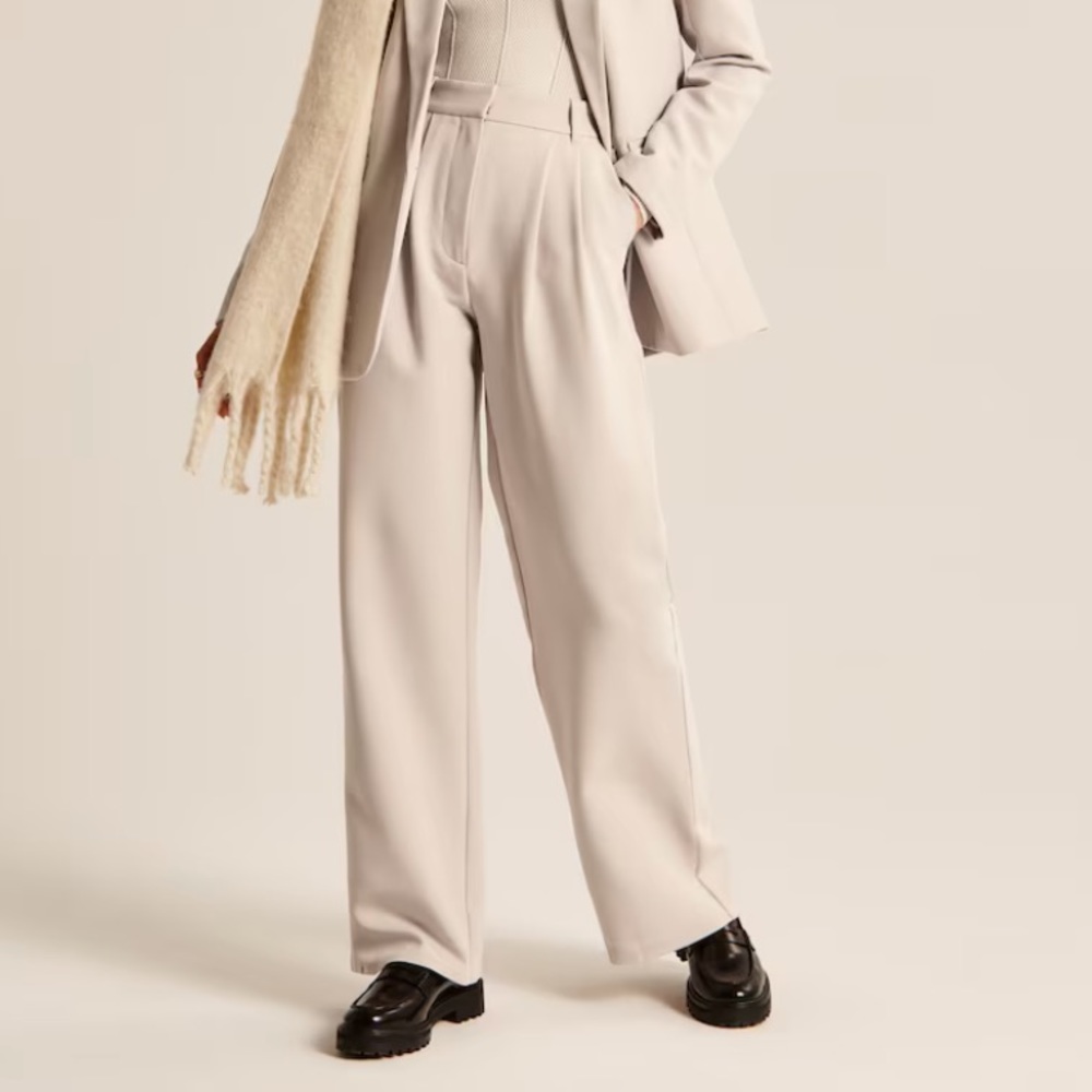 Abercrombie Sloane Tailored Pant - size XXS Short